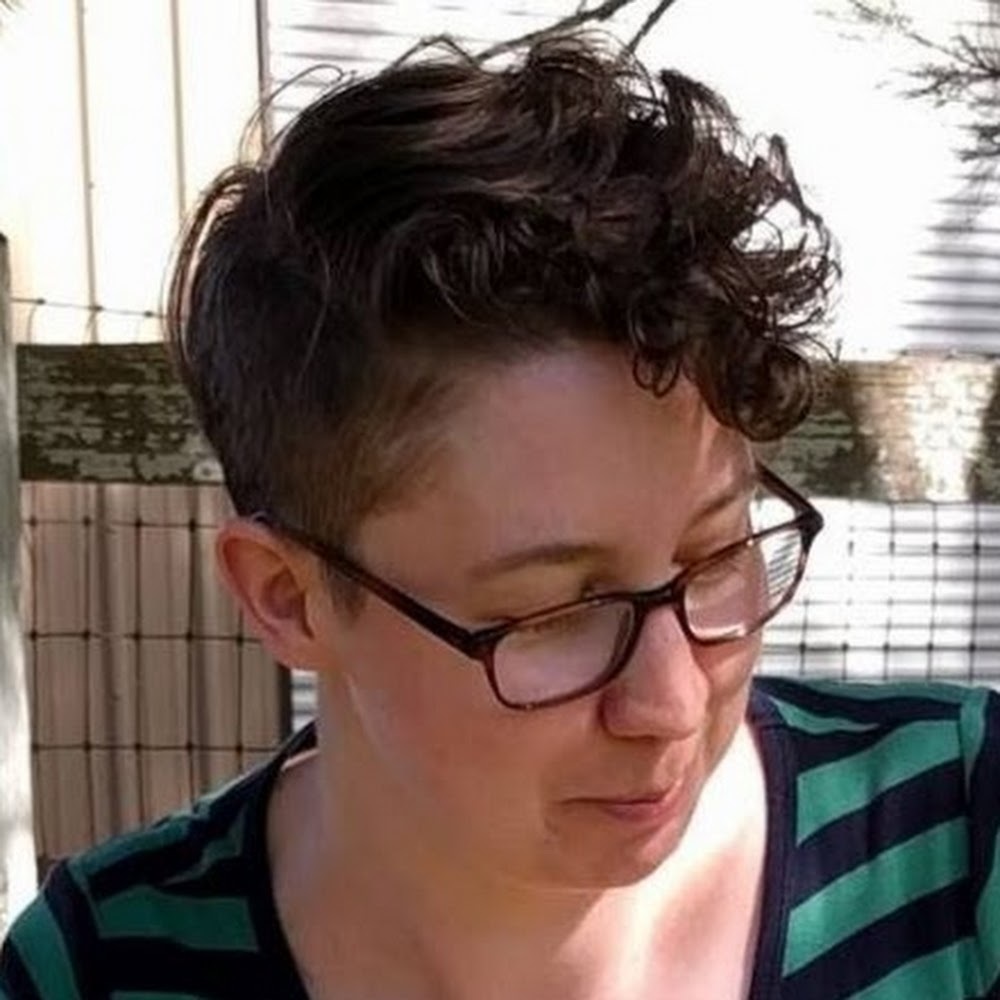 Meet your Posher, Liz